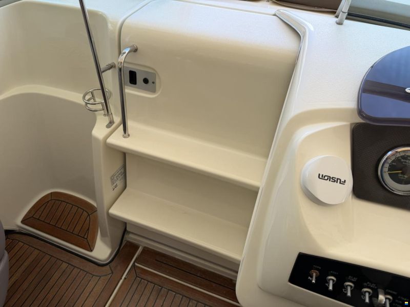 Sea Ray 210 Overnighter