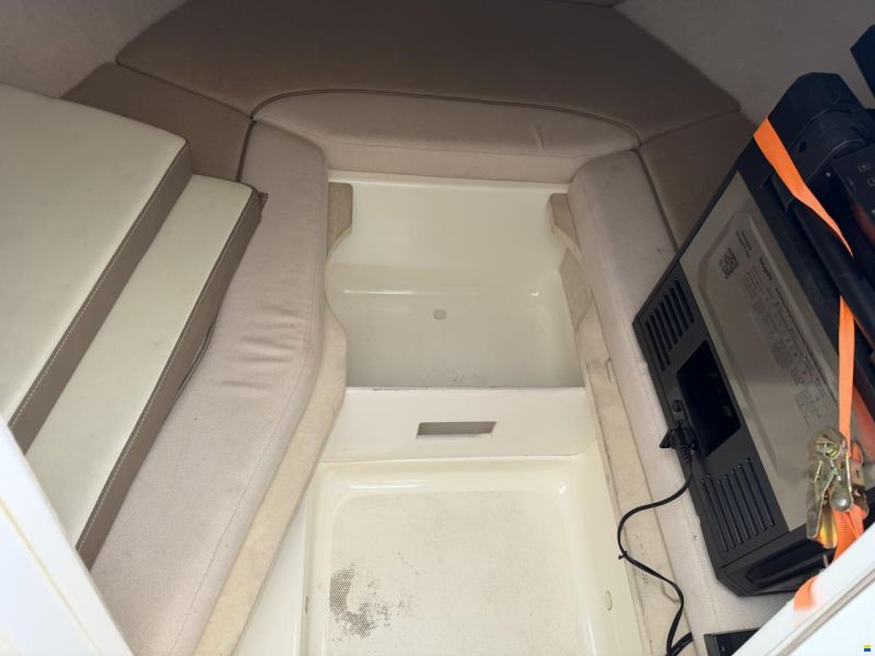 Sea Ray 210 Overnighter