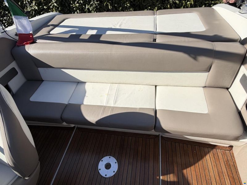 Sea Ray 210 Overnighter