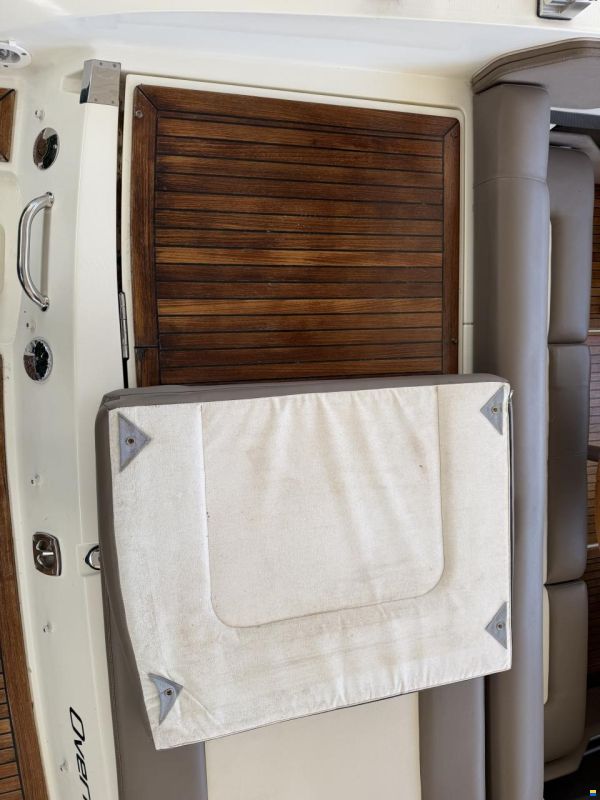 Sea Ray 210 Overnighter