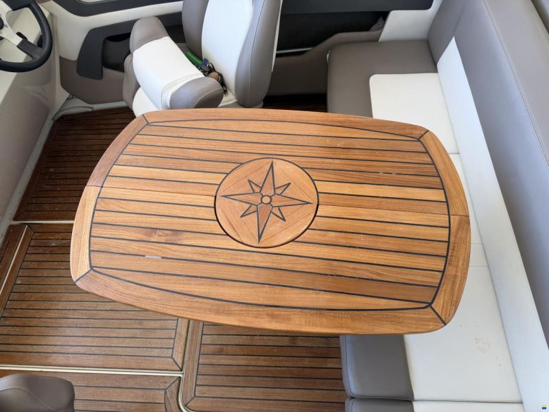 Sea Ray 210 Overnighter
