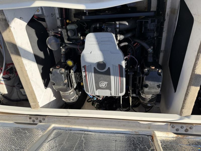 Sea Ray 210 Overnighter
