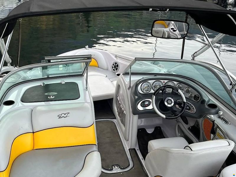 Correct Craft Super Air Nautique 210