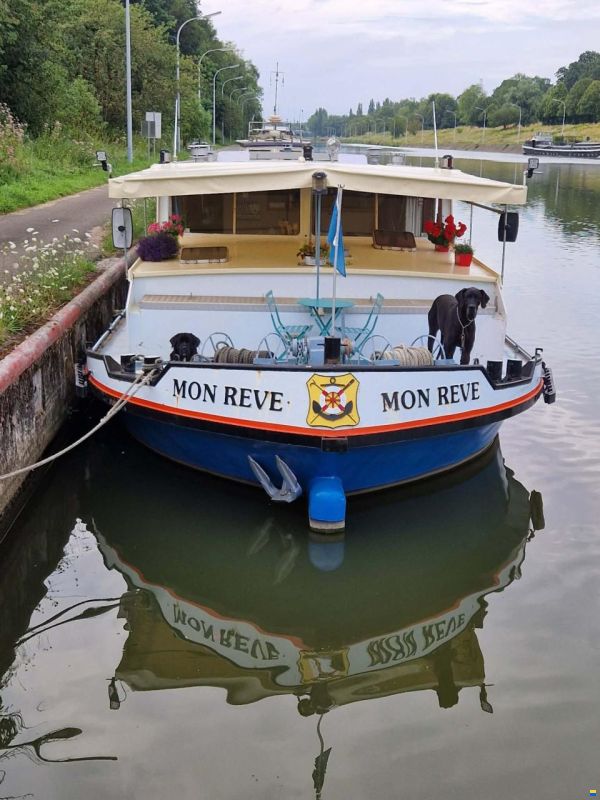 Belgium shipyard Peniche d'habitation navigable