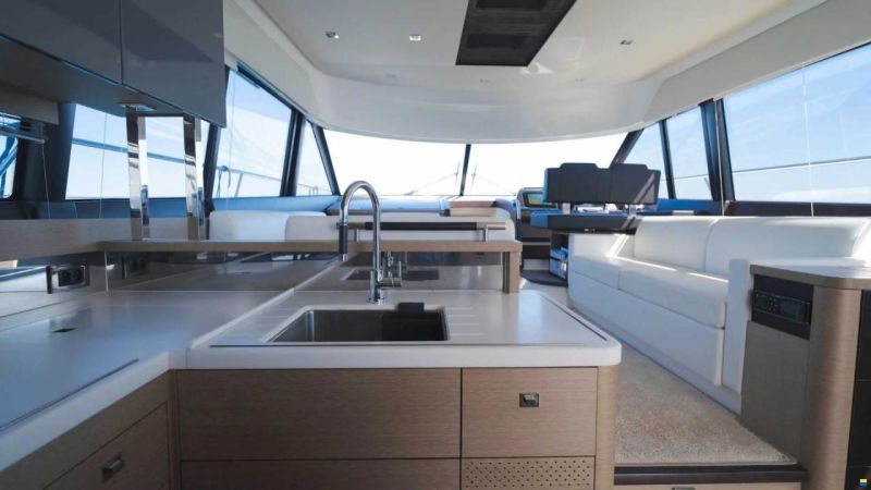 Prestige 560