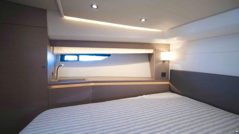 Prestige 560