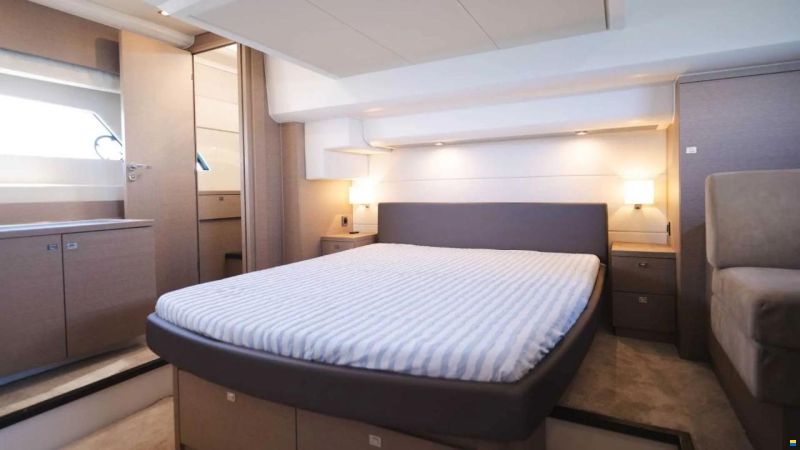 Prestige 560