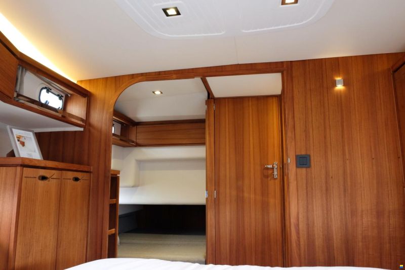 Rhéa 34 Trawler Fly Sedan