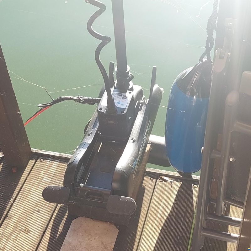 Kleines Hausboot Eigenbau