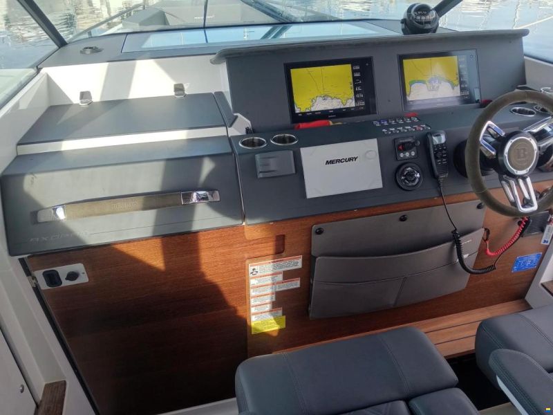 Axopar 37 Sports Cabin