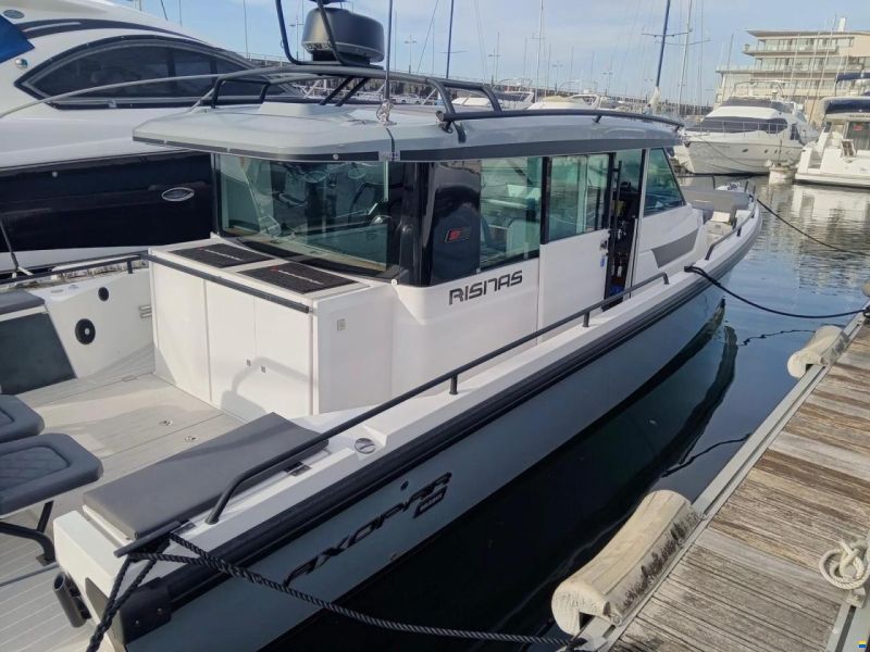 Axopar 37 Sports Cabin