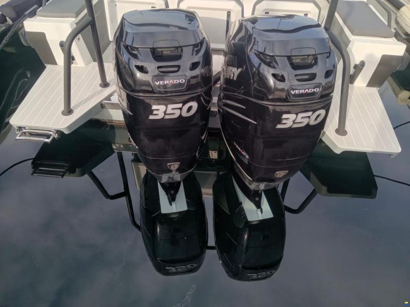 Axopar 37 Sports Cabin