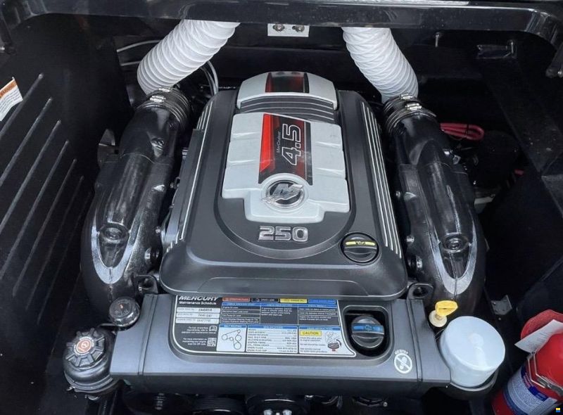 Sea Ray 210 SPX