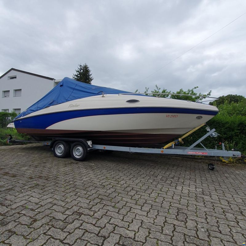 Rinker 232 Captiva Cuddy