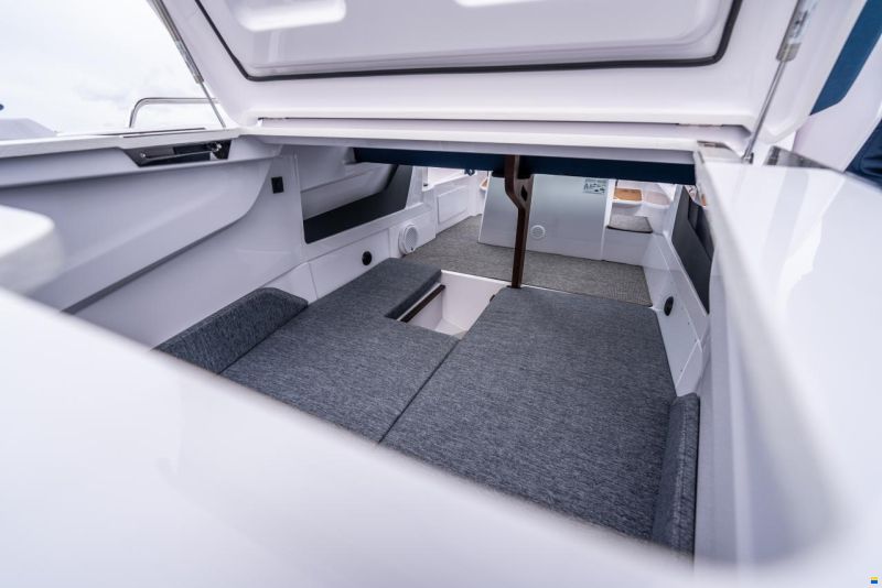 Axopar 29 Cross Cabin