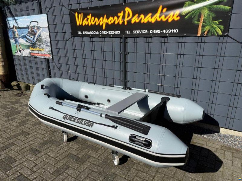 Quicksilver 300 Sport