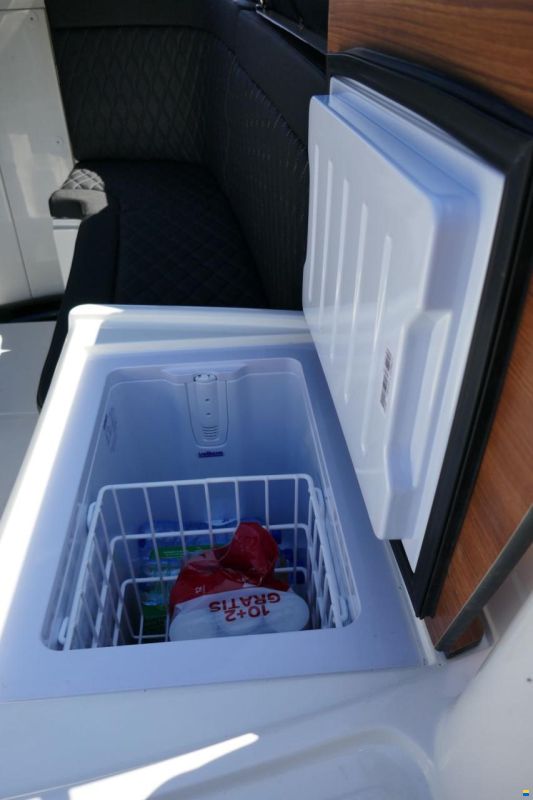 Oud Huijzer 740 TENDER met afsluitbare Cabine voor b
