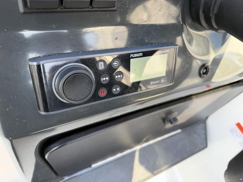 Quicksilver 605 Sundeck (2022) – Mercury 150 HK – Ku