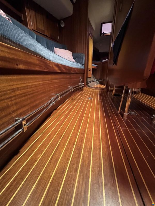 Sweden Yachts 340