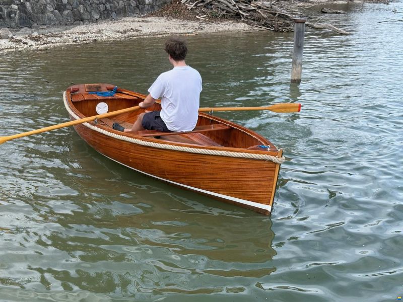 Ruderboot aus Mahagoni formverleimt