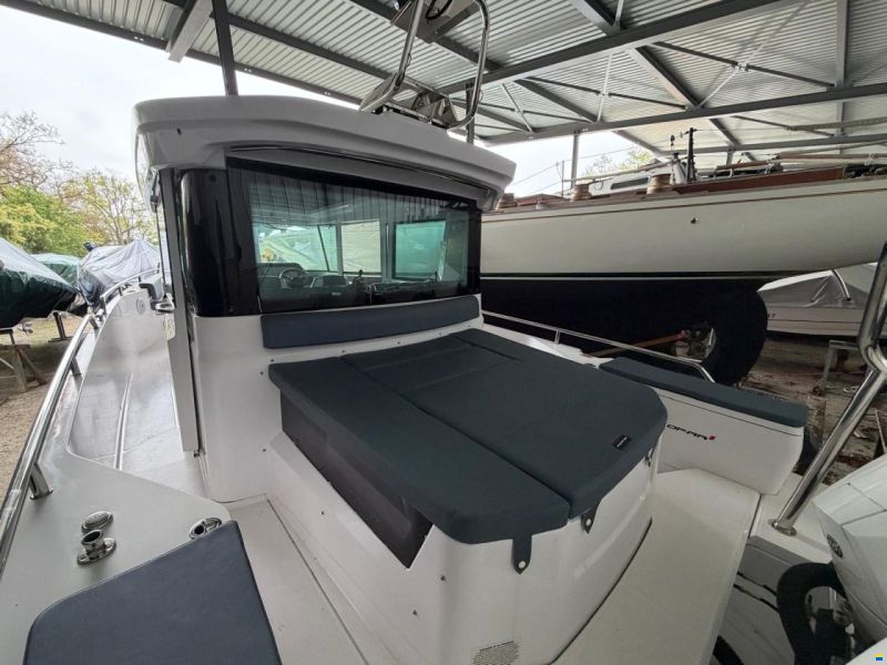 Axopar 28 Cabin