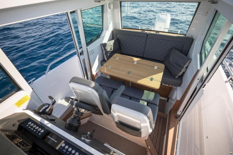 Axopar 28 Cabin