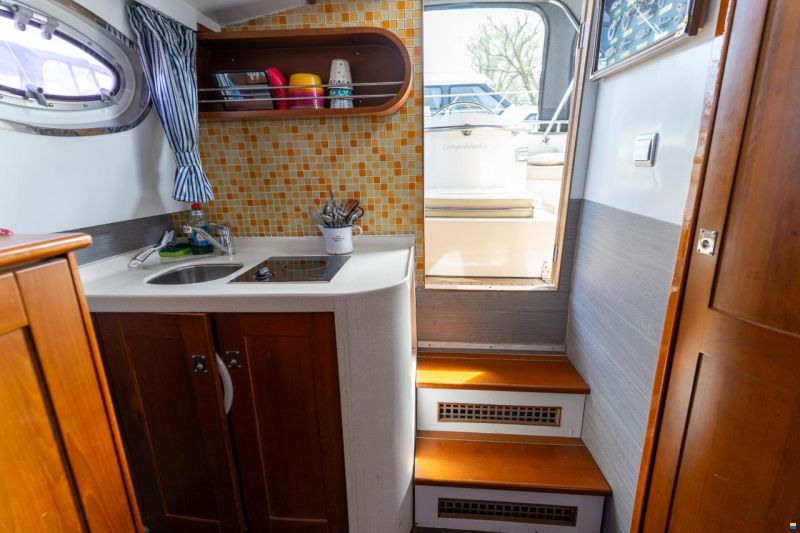 Menorquin Conquistador 850 Cabin