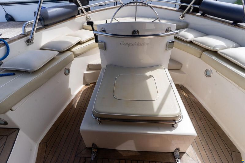 Menorquin Conquistador 850 Cabin