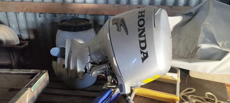 Motorboot / Holzboot / Armee-Fährboot