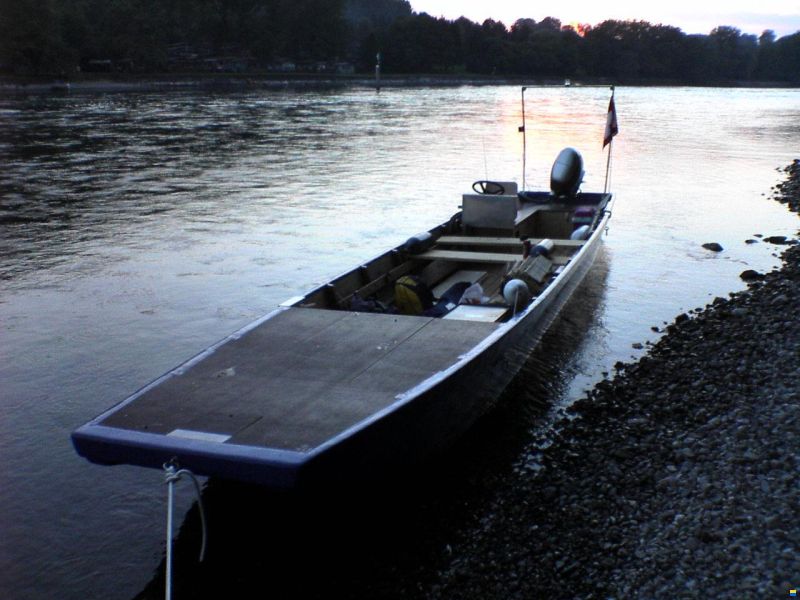 Motorboot / Holzboot / Armee-F&auml;hrboot
