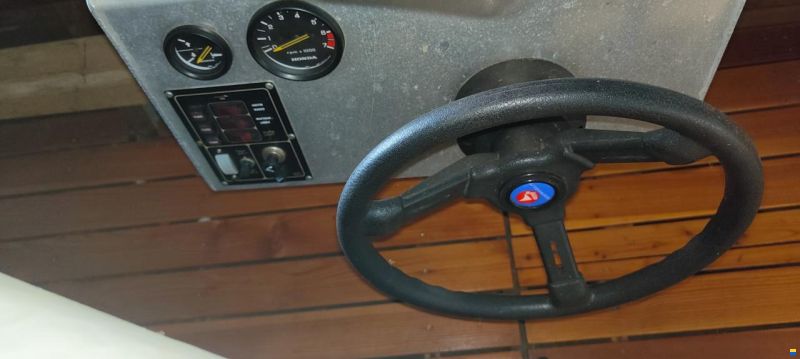 Motorboot / Holzboot / Armee-Fährboot