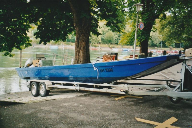 Motorboot / Holzboot / Armee-Fährboot