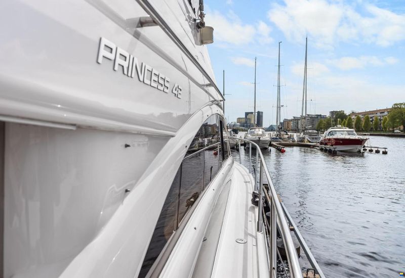 Princess 42 Flybridge