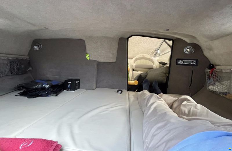 Stingray 208 CR Cabin