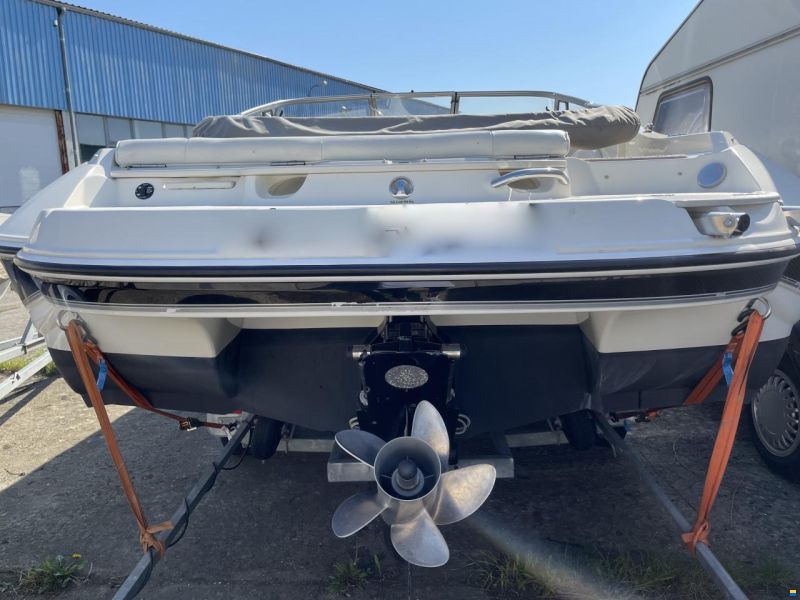 Stingray 208 CR Cabin