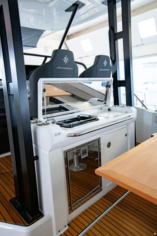Jeanneau Cap Camarat 9.0 WA S2