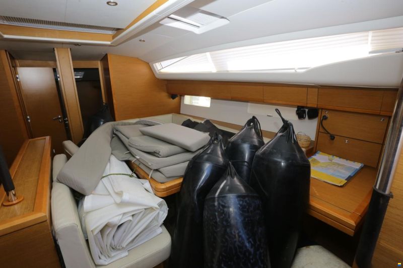 Jeanneau 54