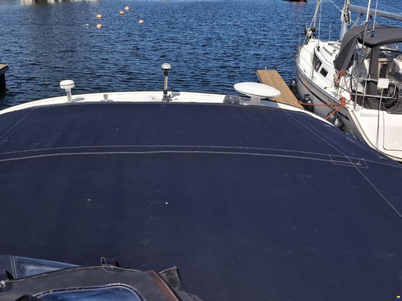 Bayliner 3055