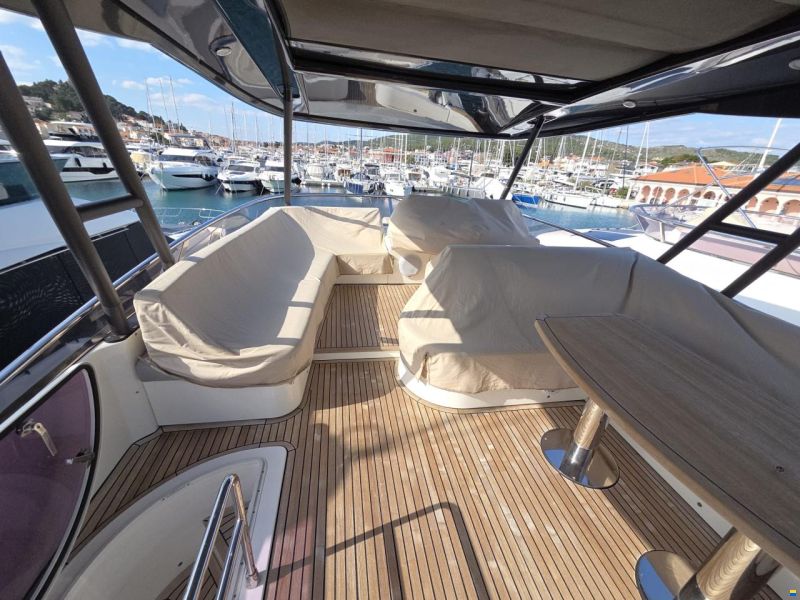 Monte Carlo Yachts 65 fly