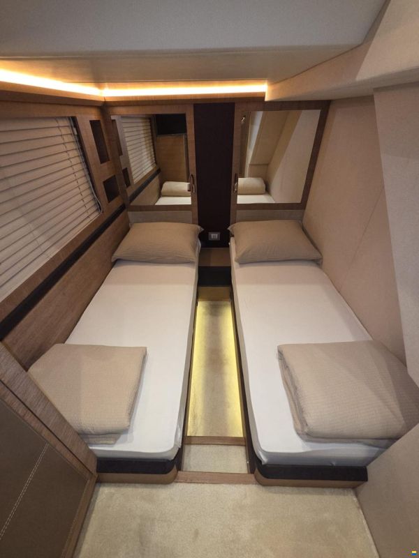 Monte Carlo Yachts 65 fly