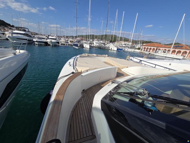 Monte Carlo Yachts 65 fly