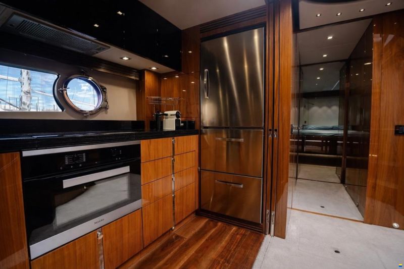 Sunseeker 68 SPORT YACHT