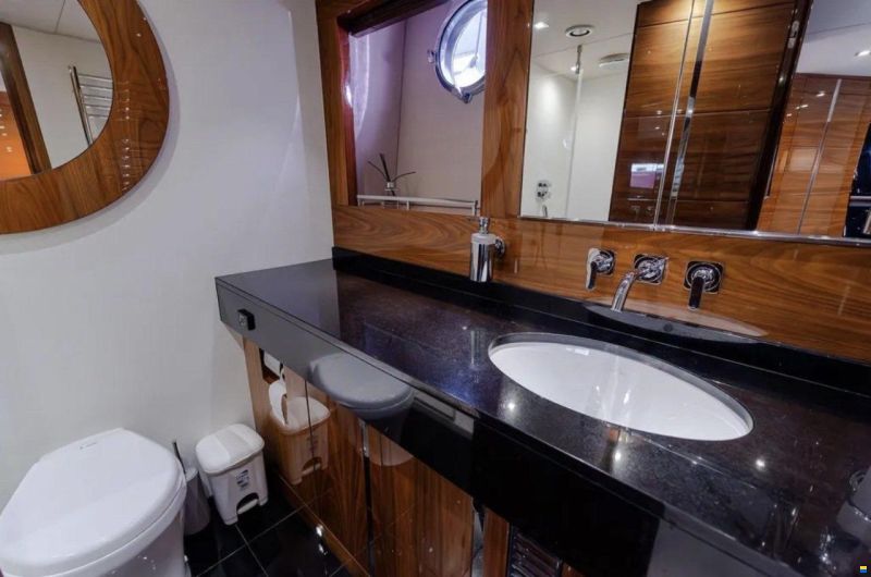 Sunseeker 68 SPORT YACHT