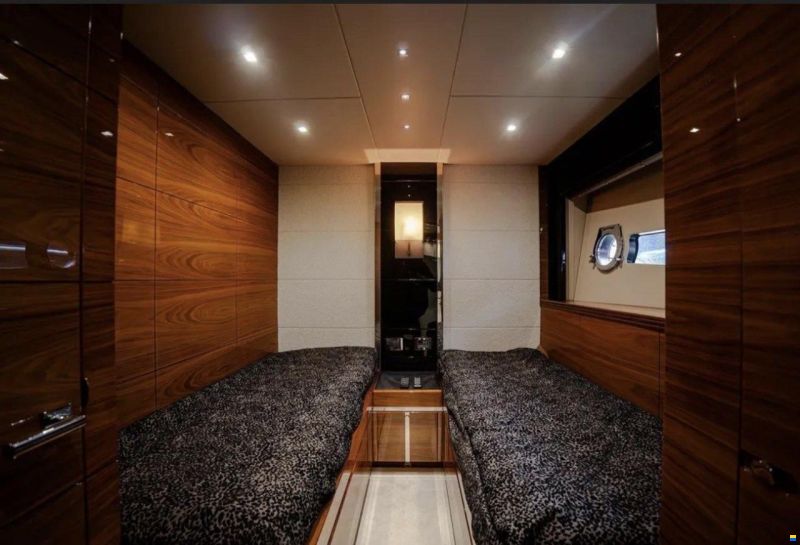 Sunseeker 68 SPORT YACHT
