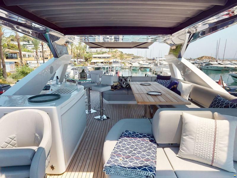 Sunseeker 76 Yacht
