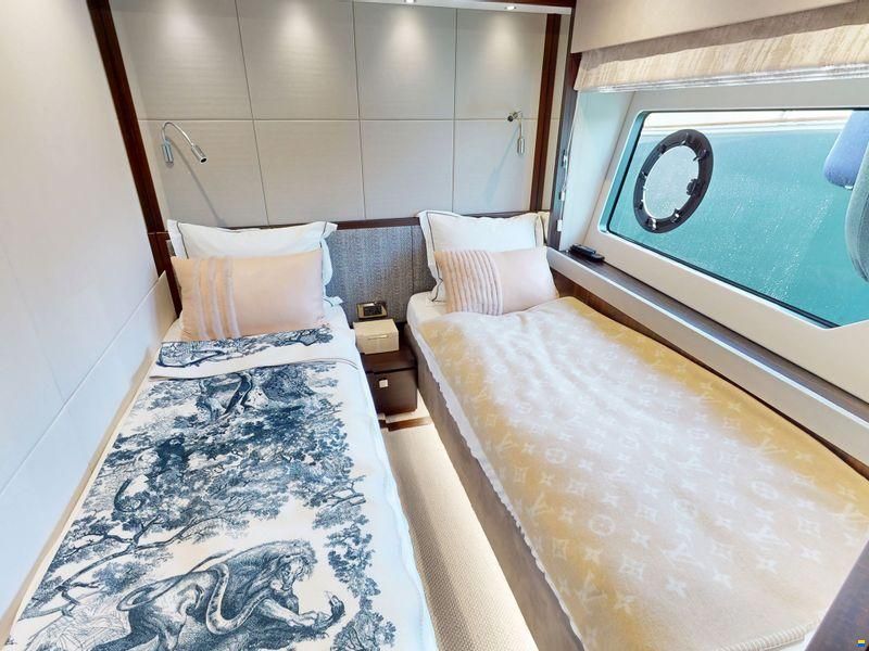 Sunseeker 76 Yacht
