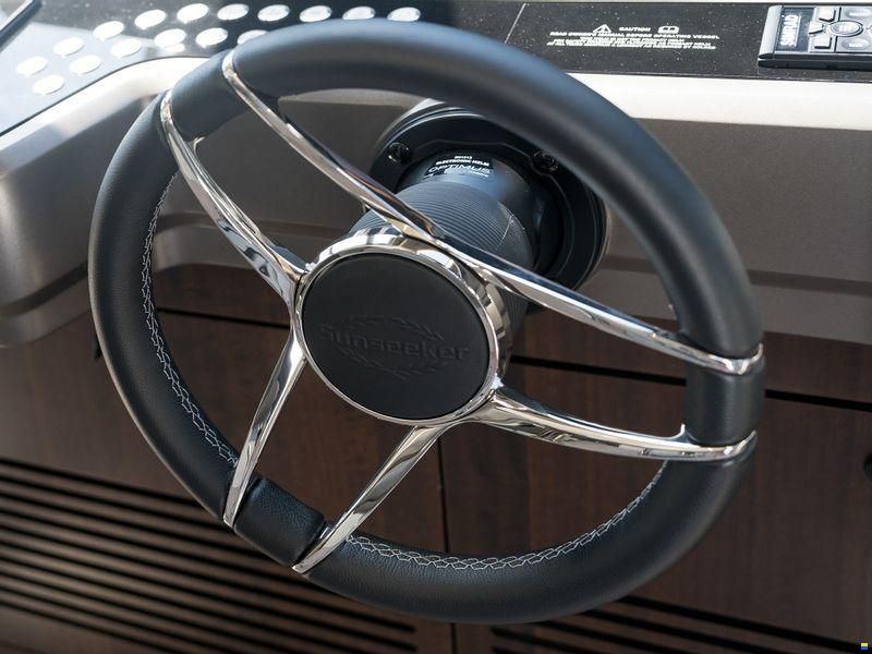 Sunseeker 76 Yacht