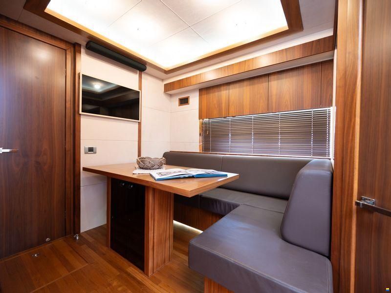 Sunseeker Predator 64
