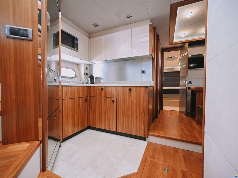 Sunseeker Predator 64