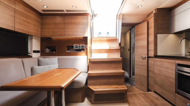 Sealine SC42